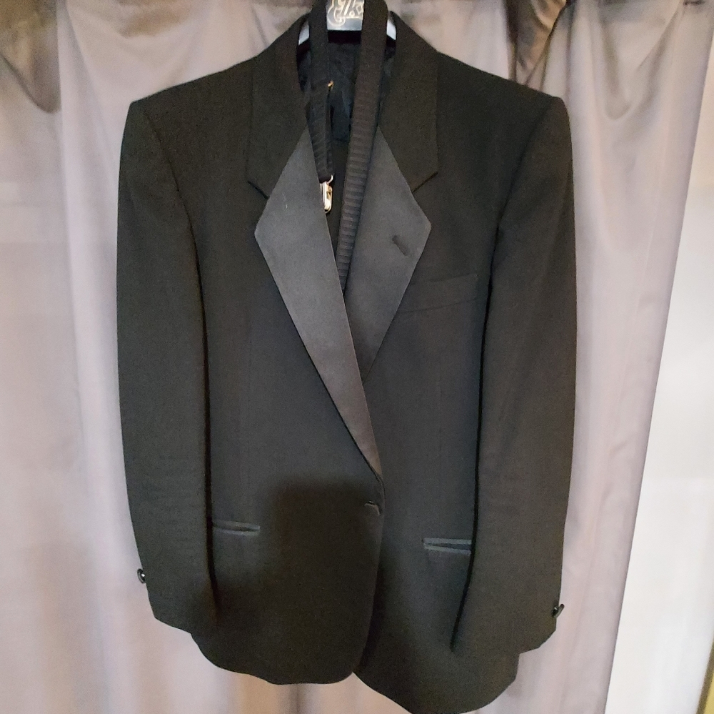 MENS Tuxedo Formal customer made sz med